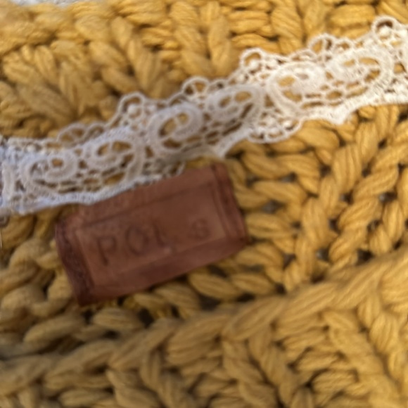 Georgous mustard yellow sweater - Picture 5 of 6